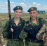 Участники спецоперации часто фотографируются с артистами на память. - Красное Знамя