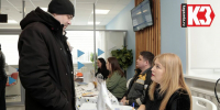 Ярмарка вакансий – возможность пообщаться с несколькими работодателями сразу. Фото: Руслан Никонов, «КЗ». - Красное Знамя