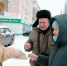 Юнармейцы раздавали прохожим те самые 125 граммов хлеба. Фото: Руслан Никонов, «КЗ». - Красное Знамя